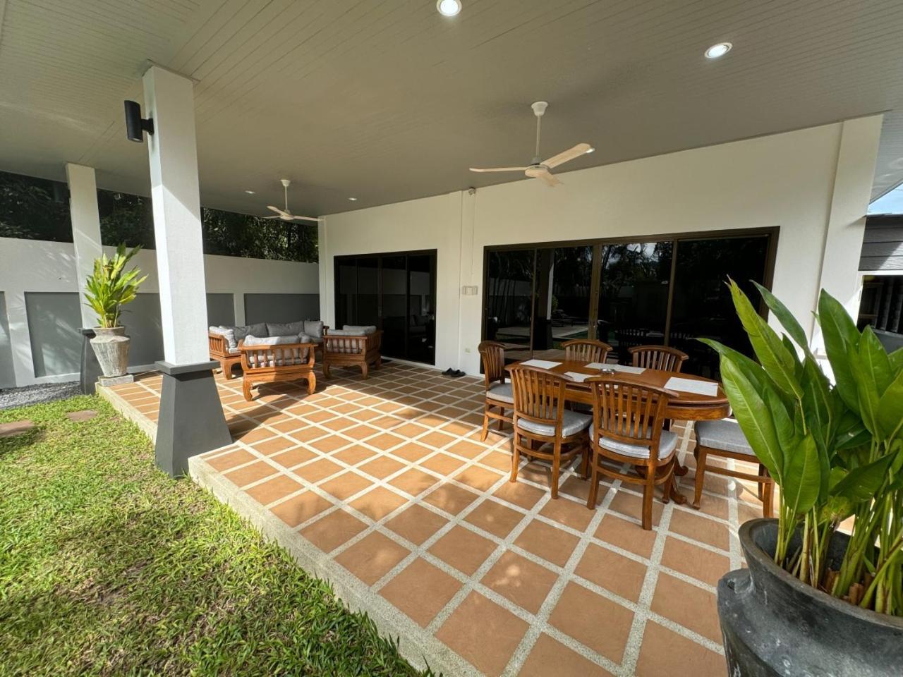 Montrachet Villa By G Estate Rawai Exterior photo