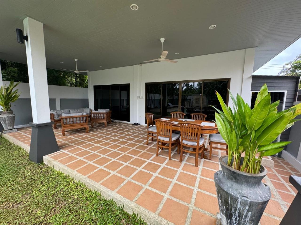Montrachet Villa By G Estate Rawai Exterior photo